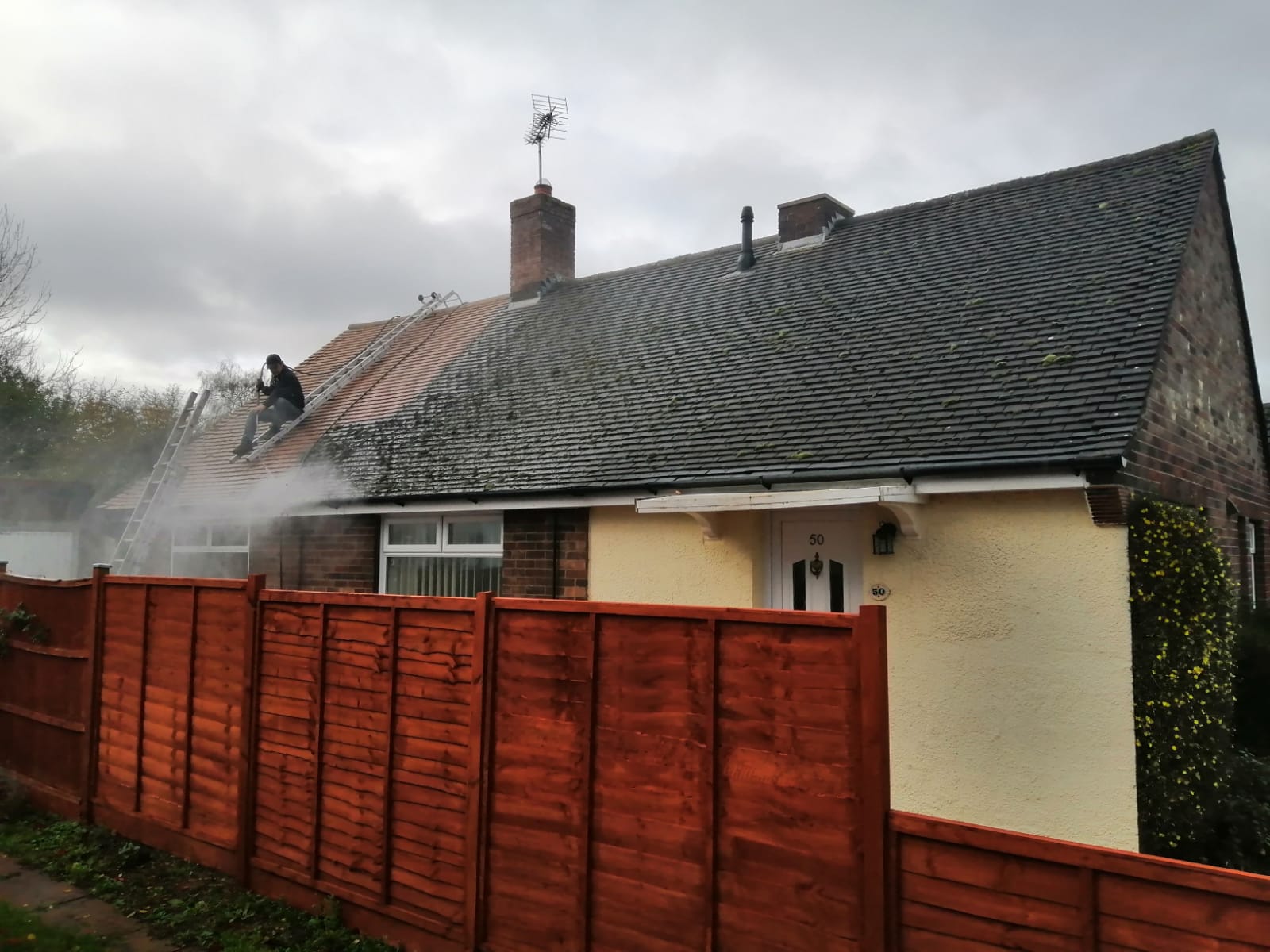 roof cleaning cambridge